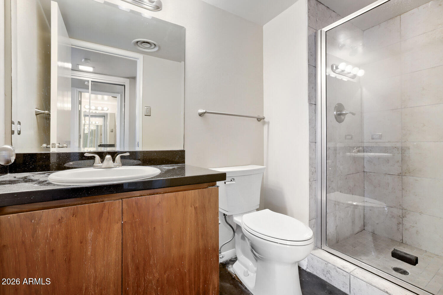 EXECUTIVE TOWERS - Residential Lease