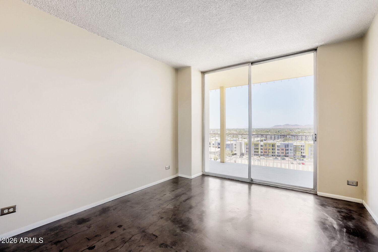 EXECUTIVE TOWERS - Residential Lease