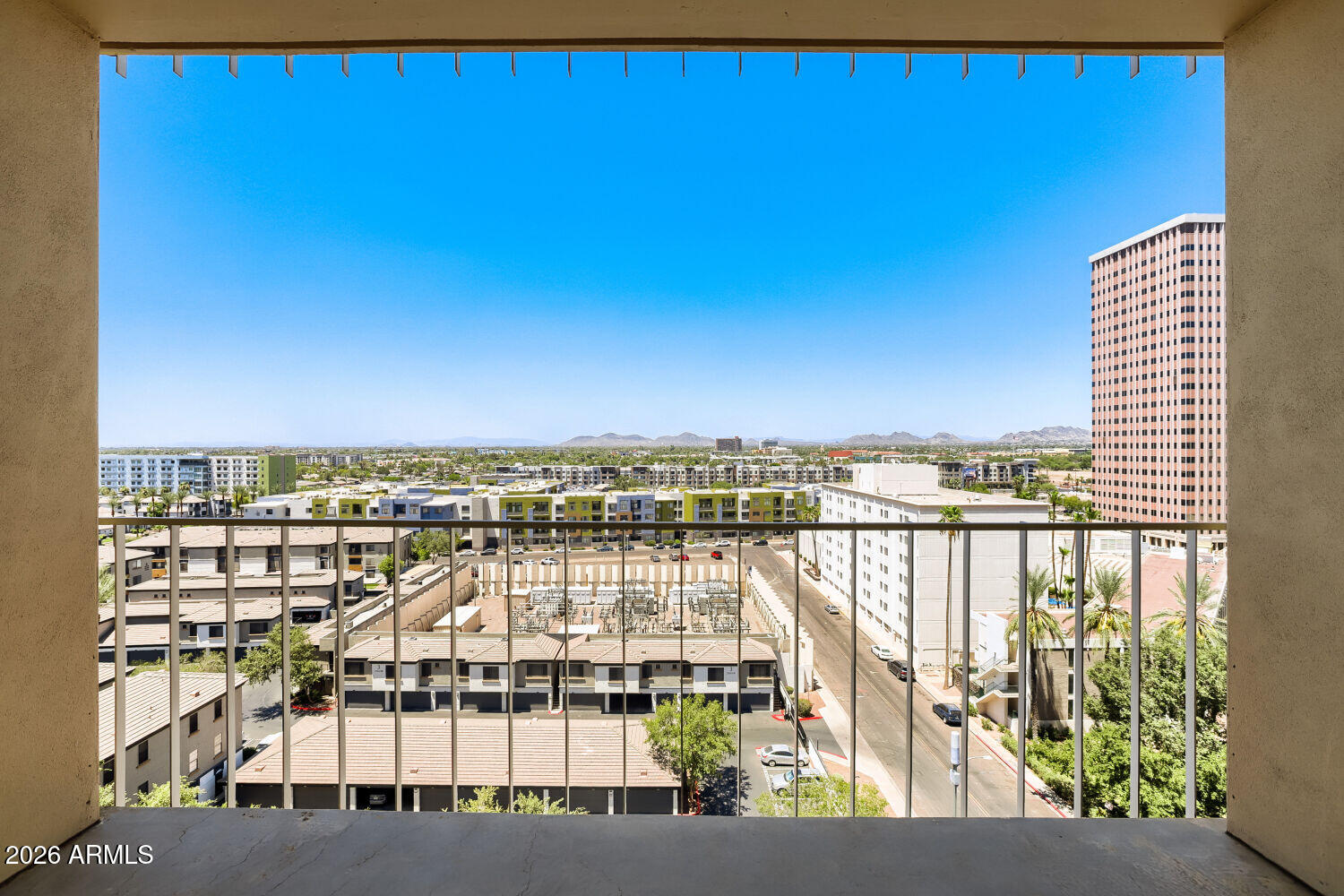 EXECUTIVE TOWERS - Residential Lease