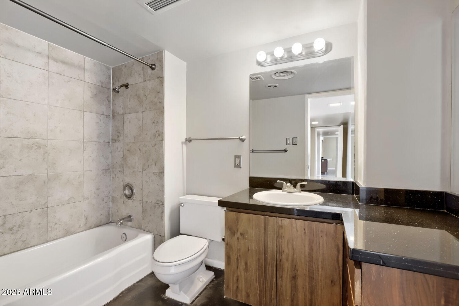EXECUTIVE TOWERS - Residential Lease