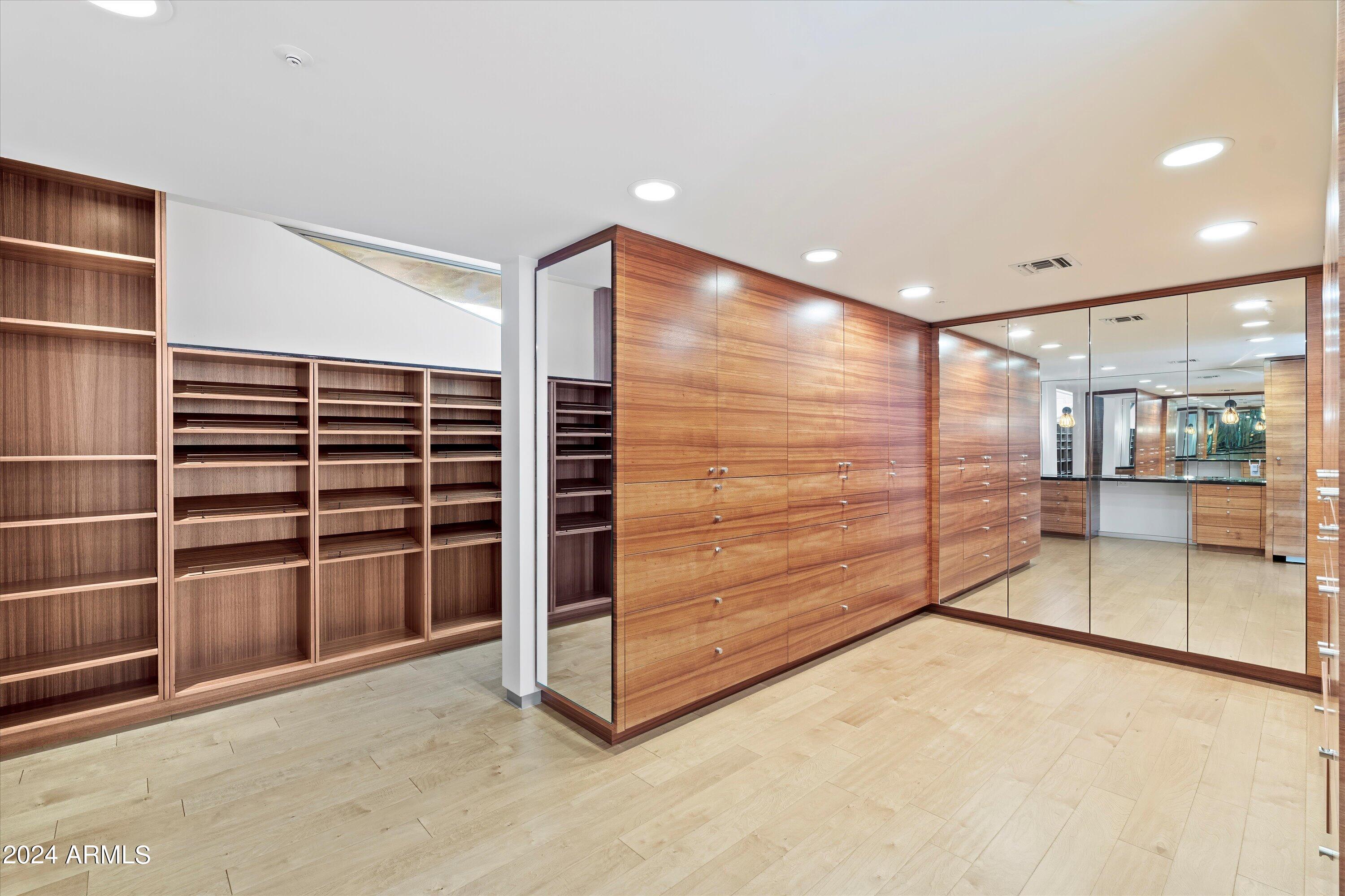 AHWATUKEE CUSTOM EST - Residential
