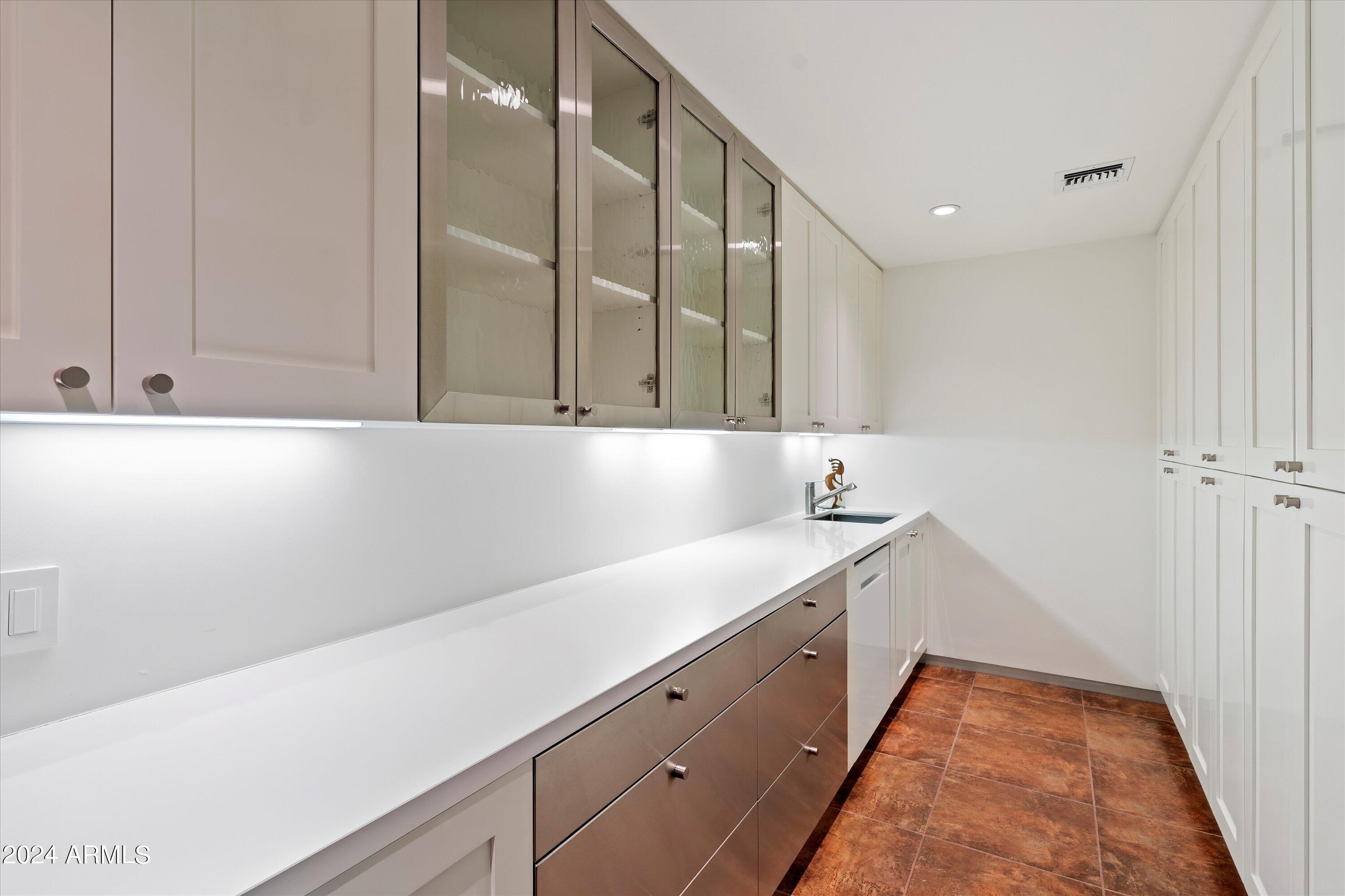 AHWATUKEE CUSTOM EST - Residential