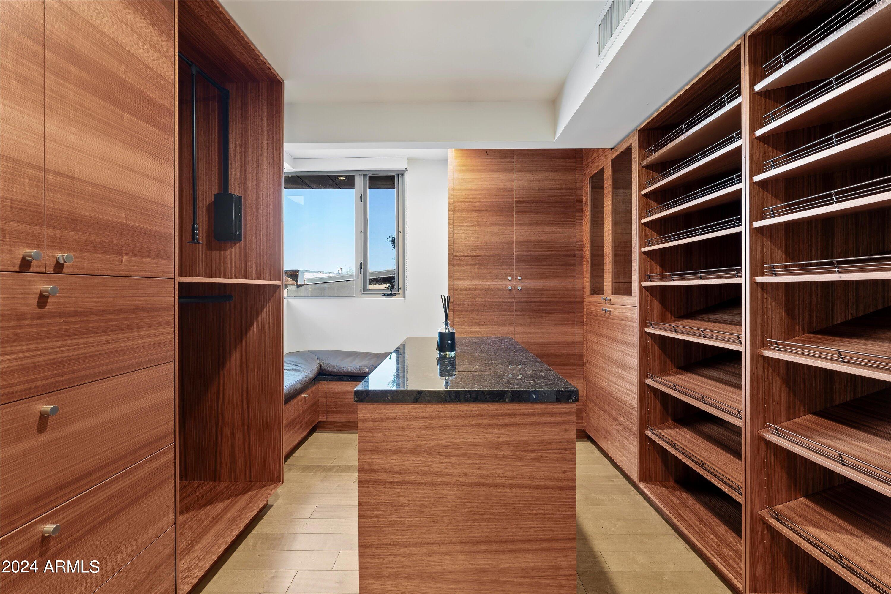 AHWATUKEE CUSTOM EST - Residential