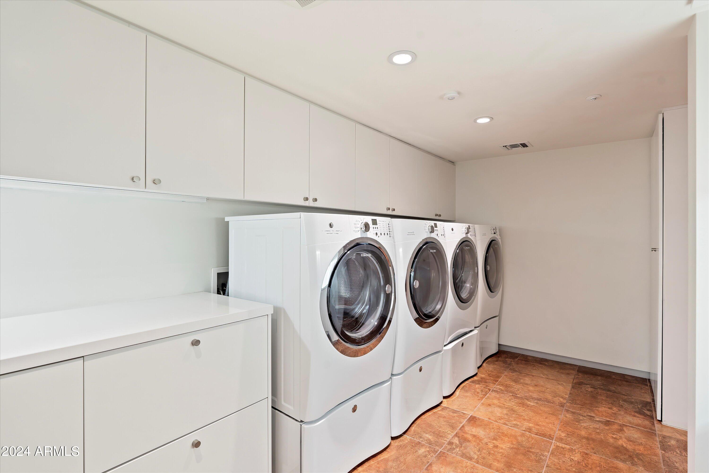 AHWATUKEE CUSTOM EST - Residential