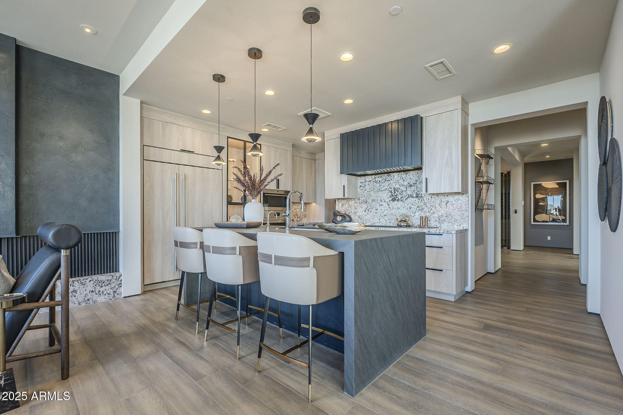 PHOENICIAN - Residential
