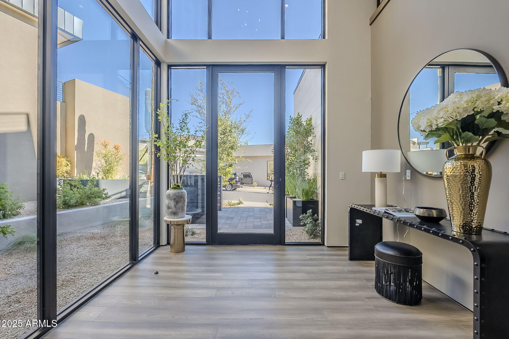 PHOENICIAN - Residential
