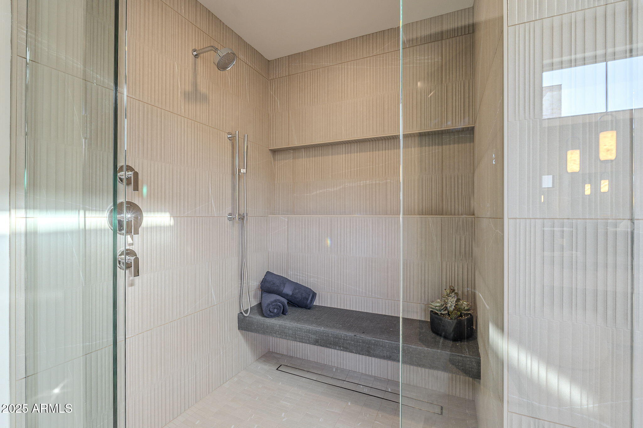 PHOENICIAN - Residential