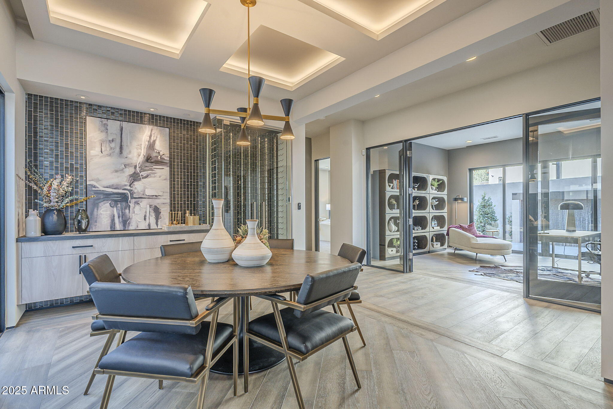 PHOENICIAN - Residential