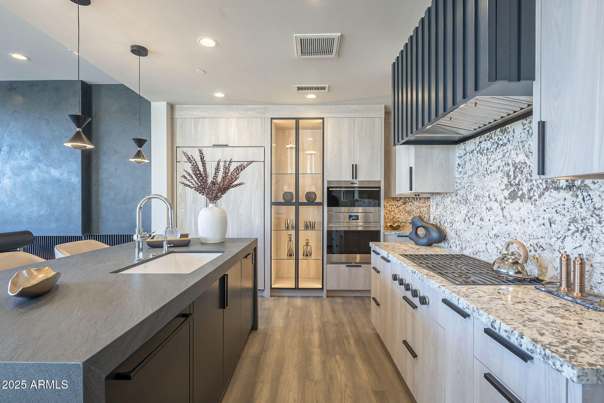 PHOENICIAN - Residential