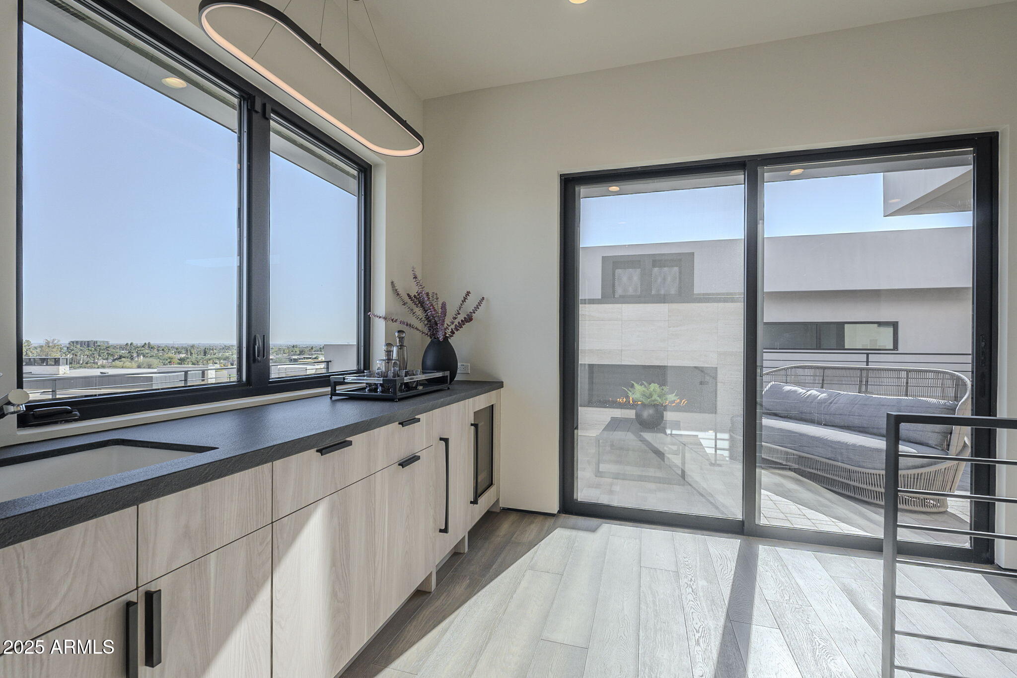 PHOENICIAN - Residential