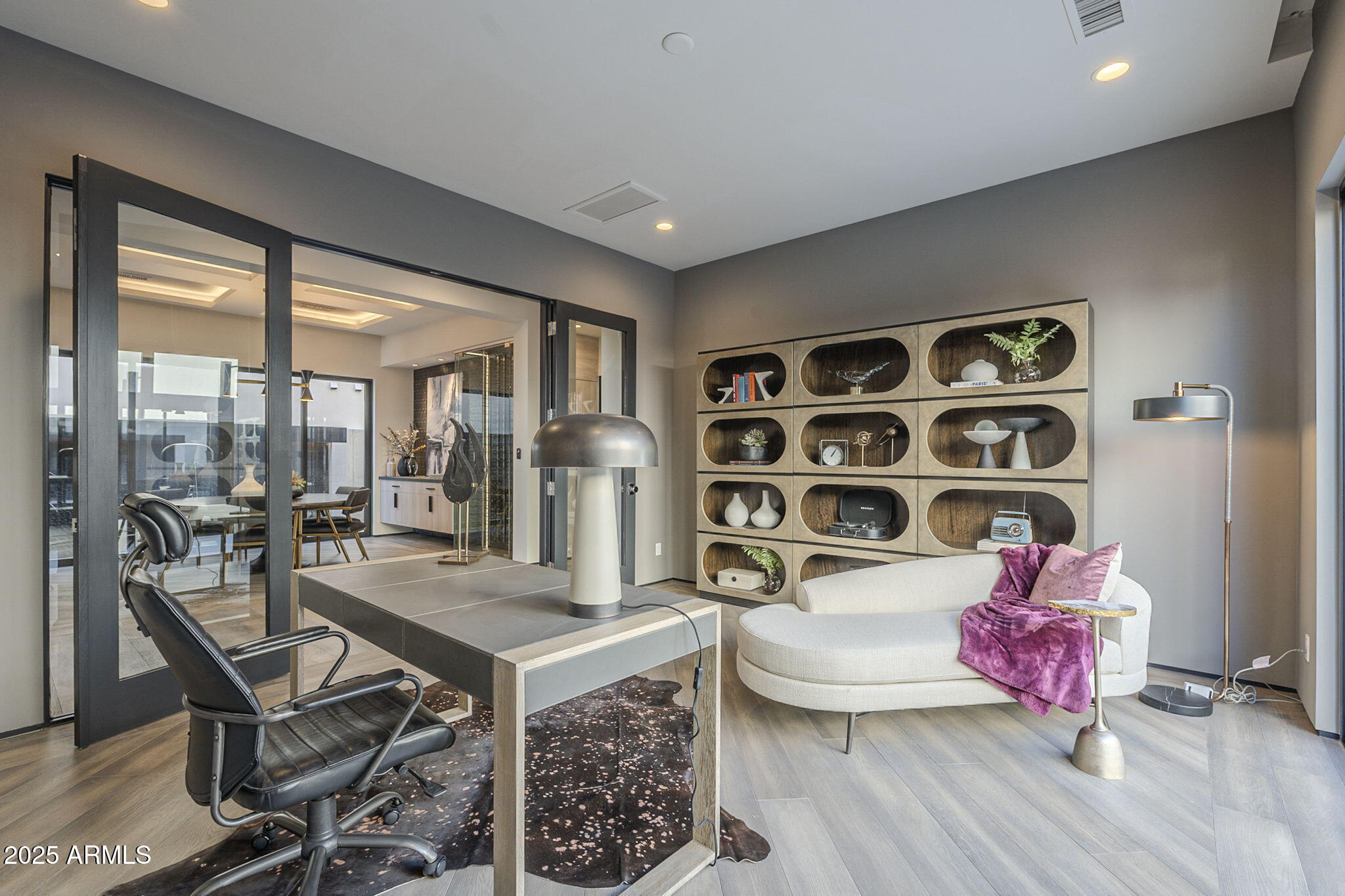 PHOENICIAN - Residential