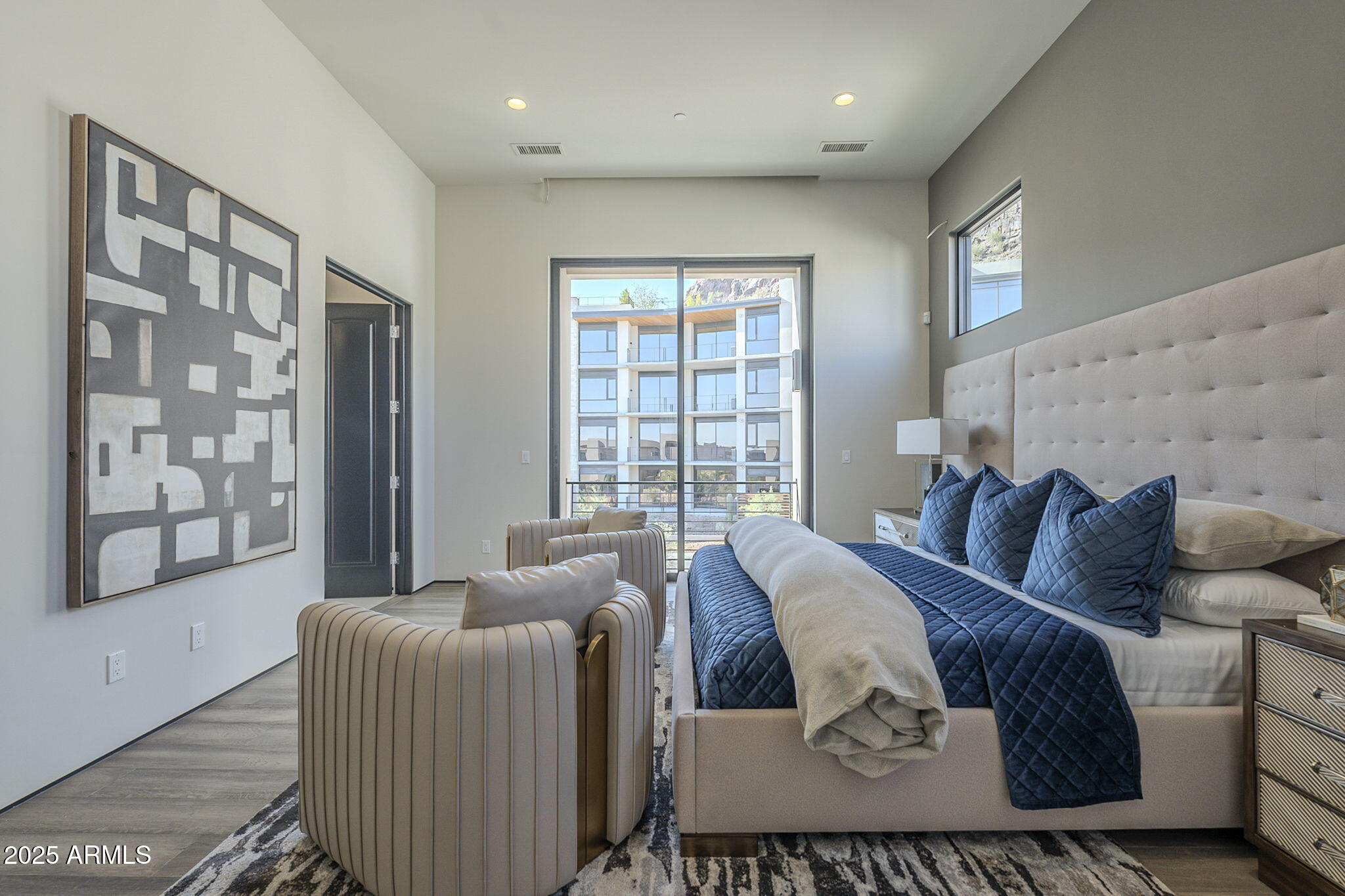 PHOENICIAN - Residential
