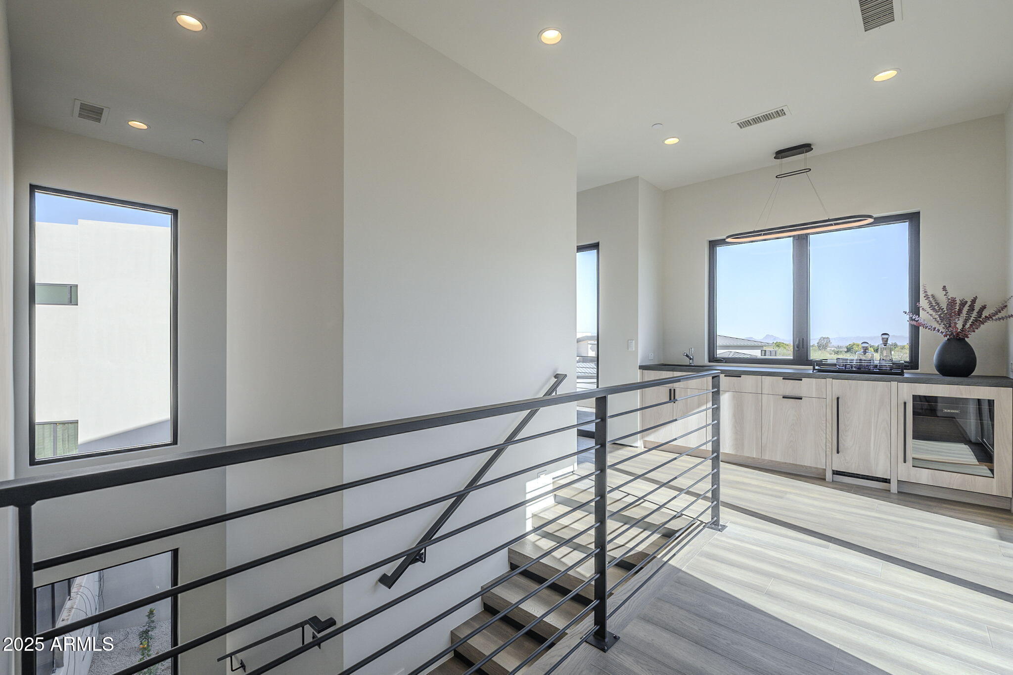 PHOENICIAN - Residential