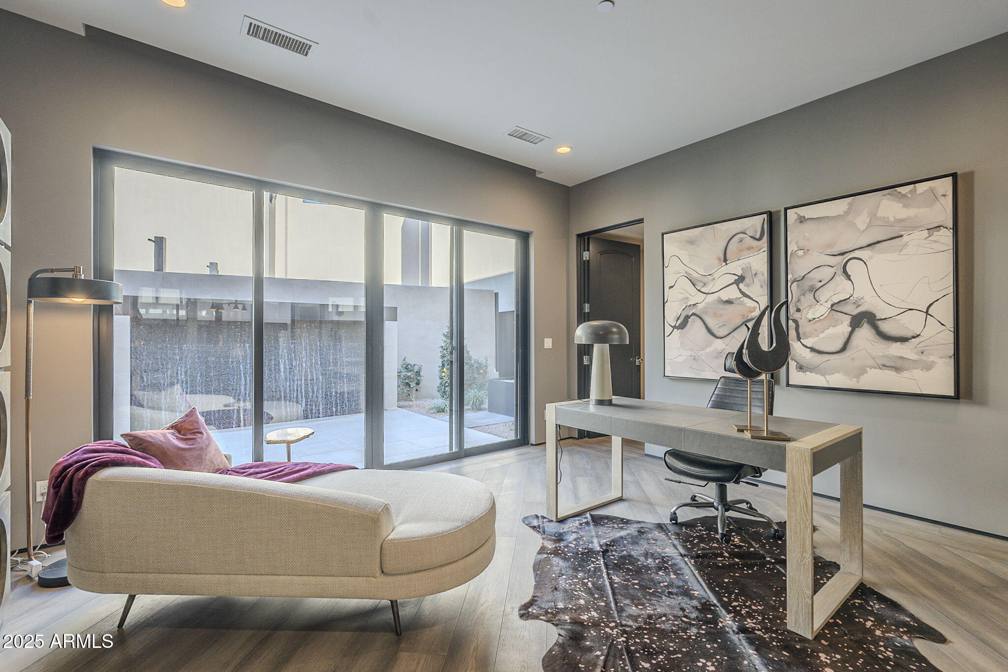 PHOENICIAN - Residential