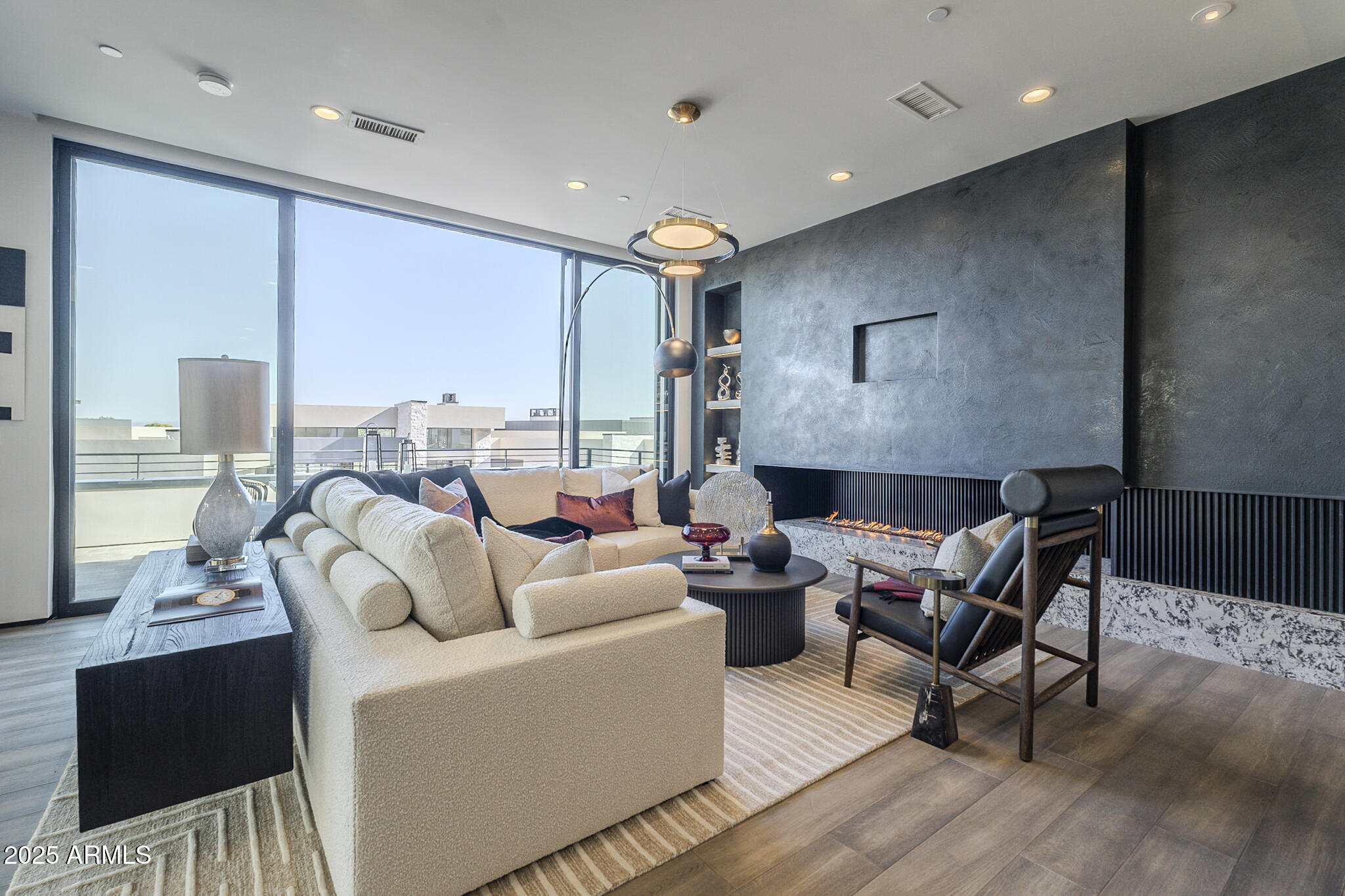 PHOENICIAN - Residential