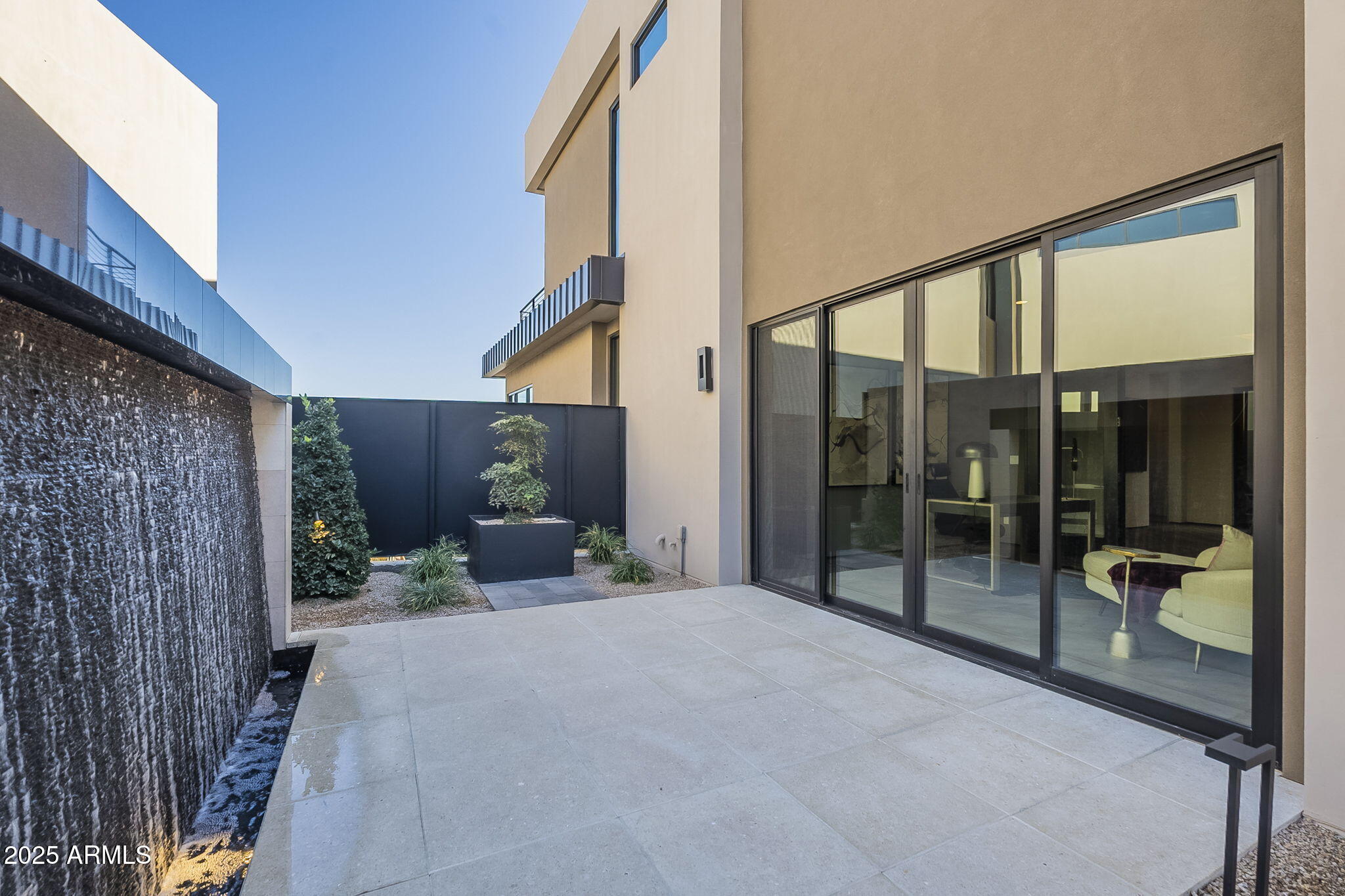 PHOENICIAN - Residential