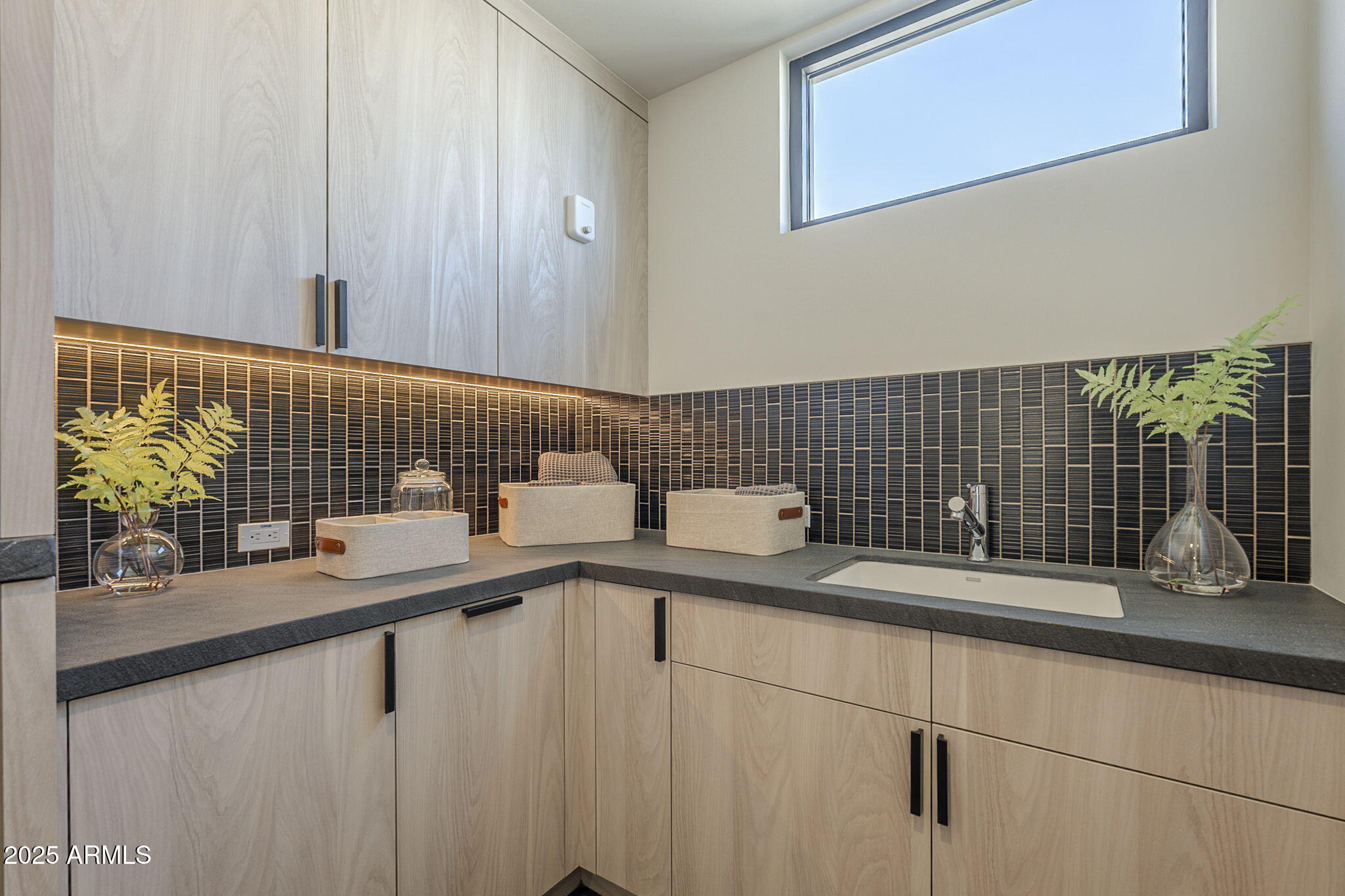 PHOENICIAN - Residential