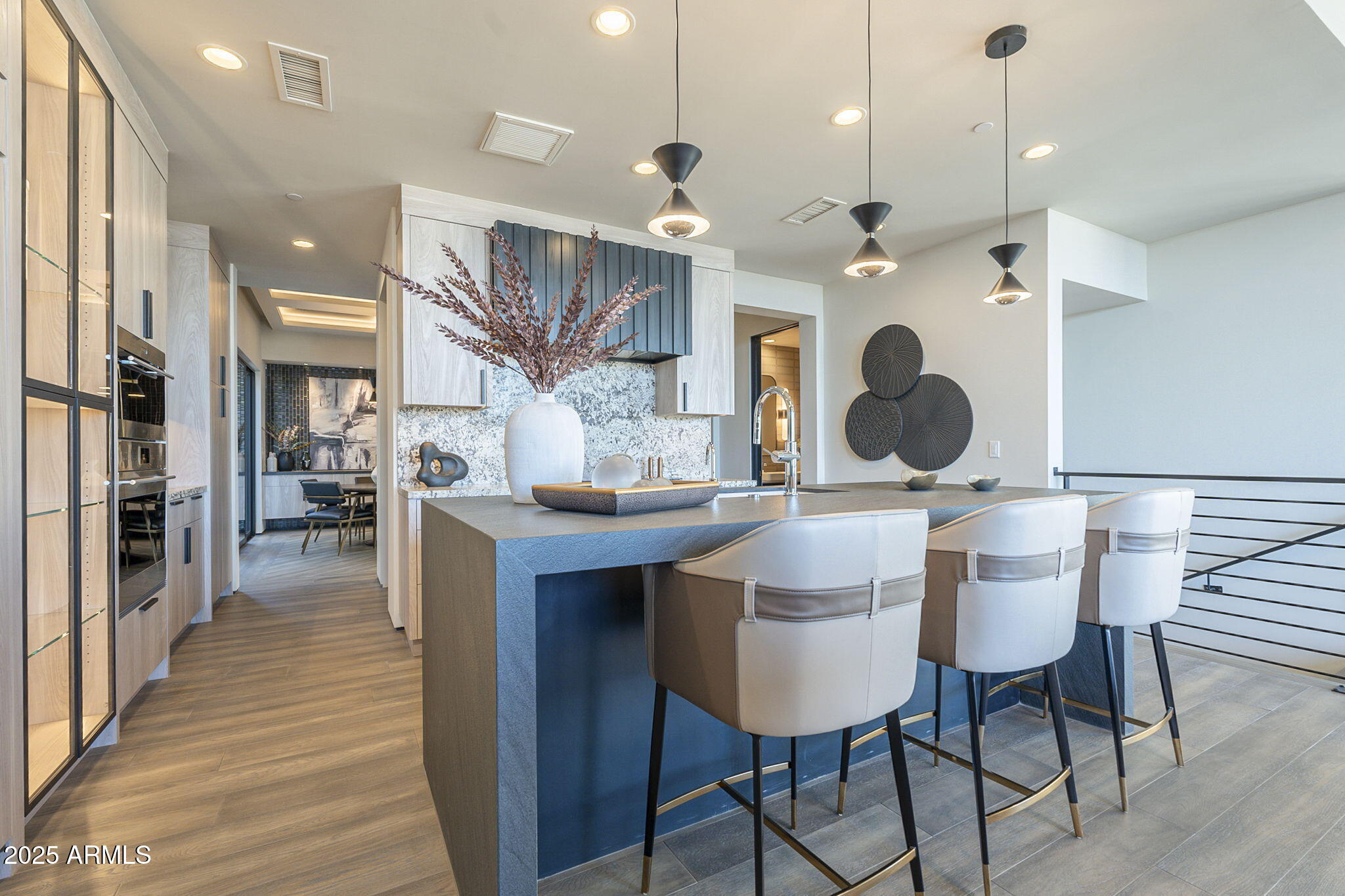 PHOENICIAN - Residential