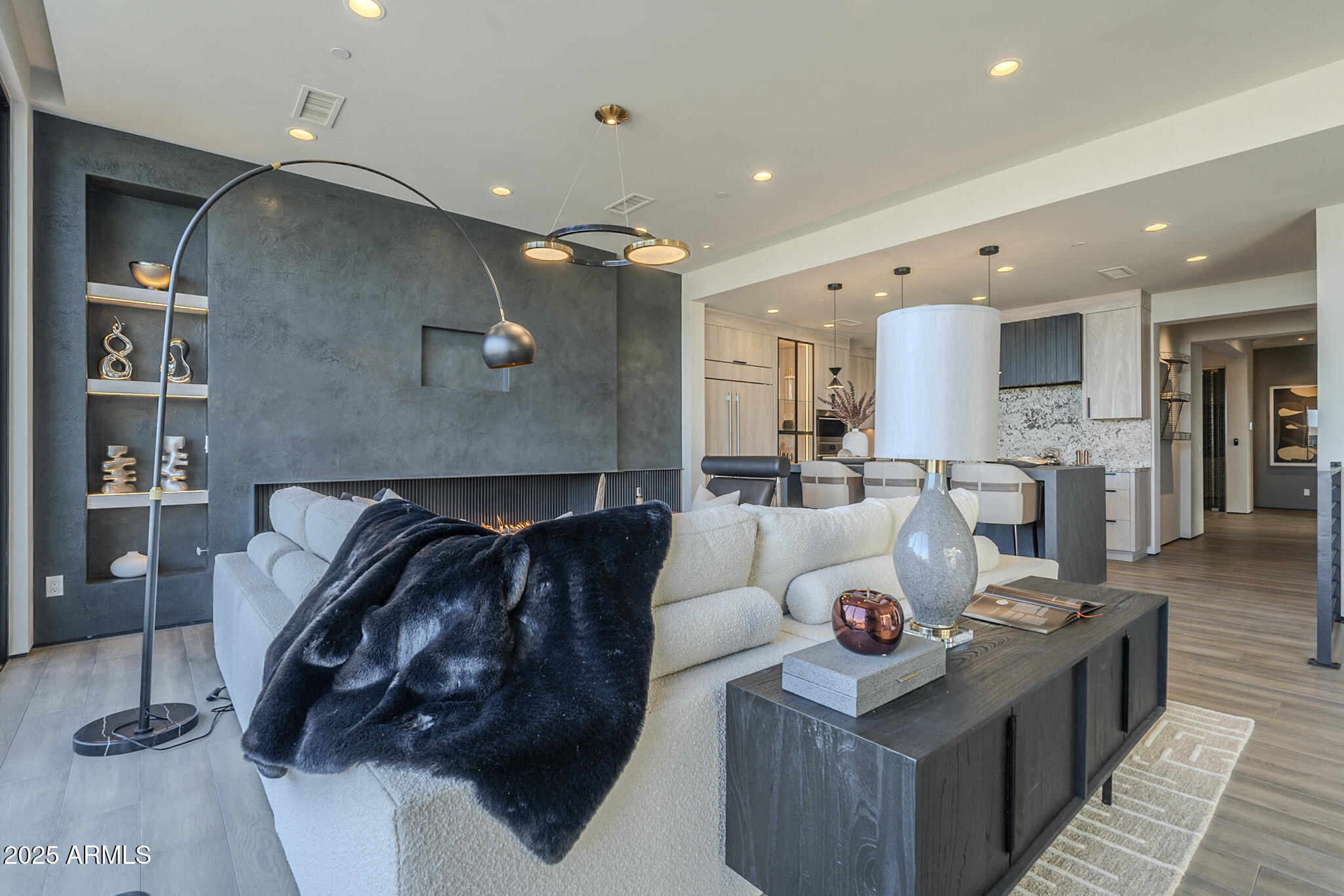 PHOENICIAN - Residential