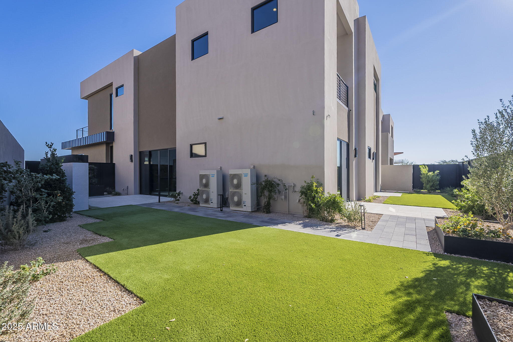 PHOENICIAN - Residential