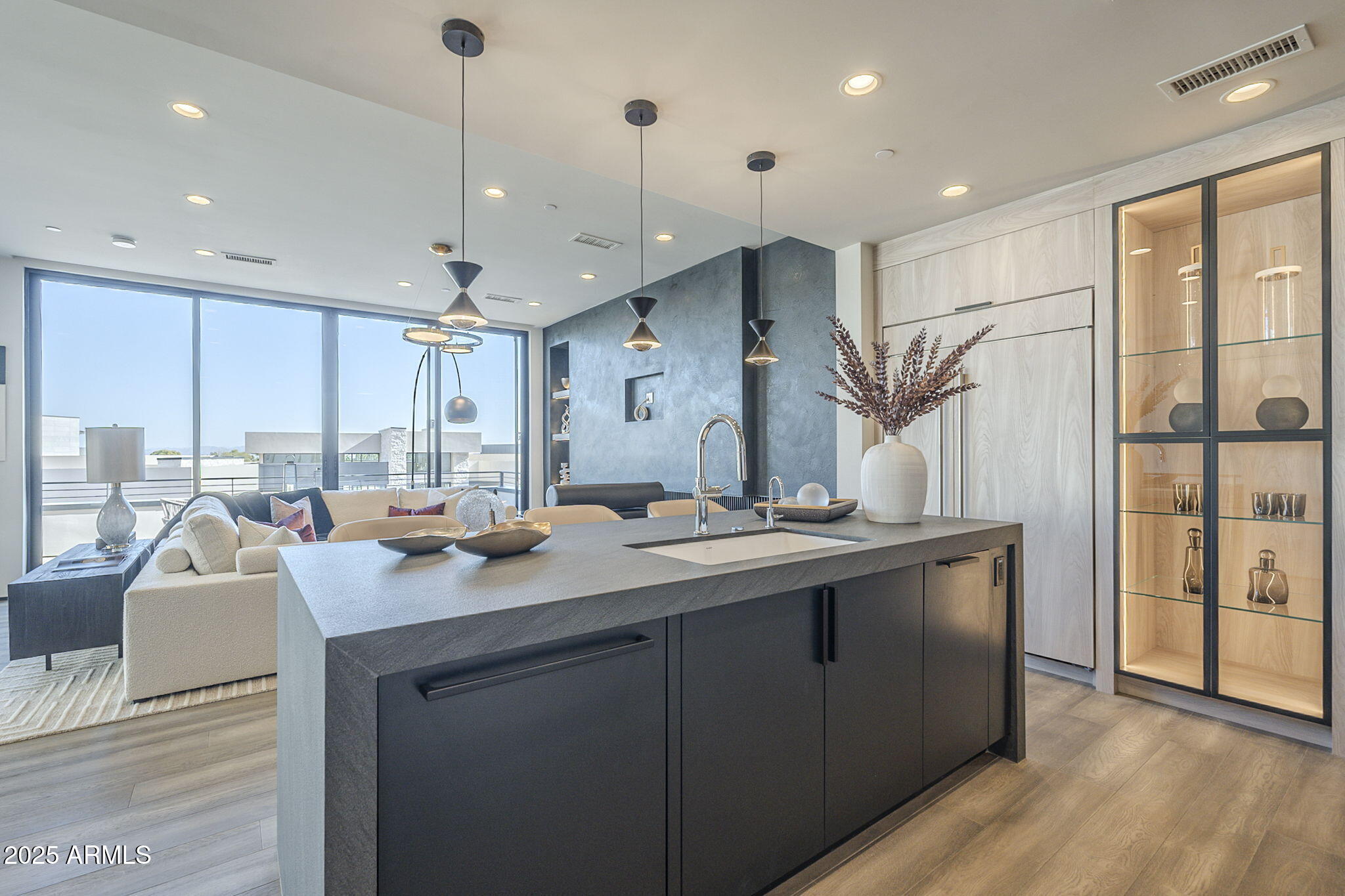 PHOENICIAN - Residential