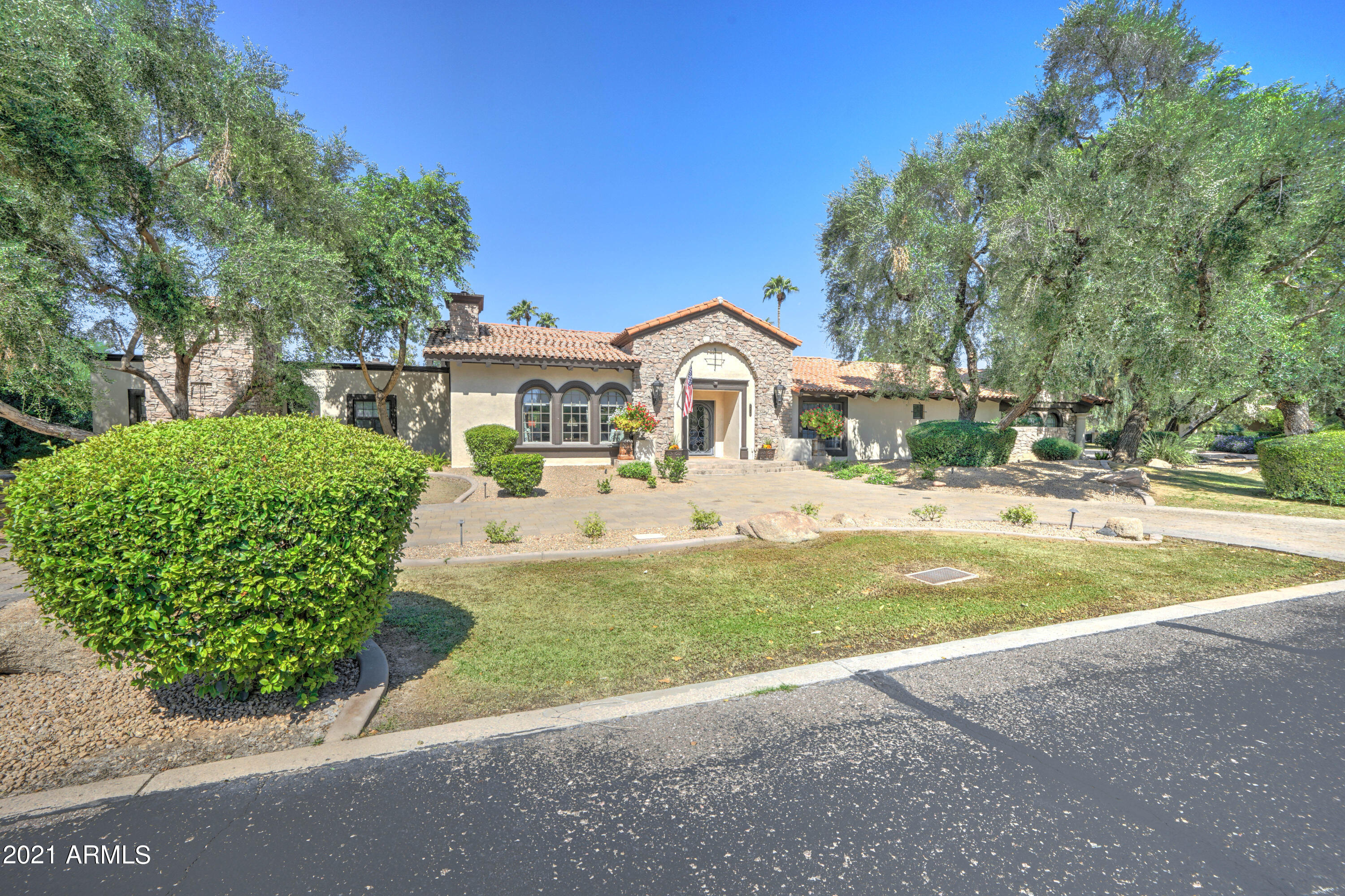 CAMELBACK COUNTRY CLUB ESTATES 5 LOTS 109 THROUGH-133 MCR 018228 - Residential
