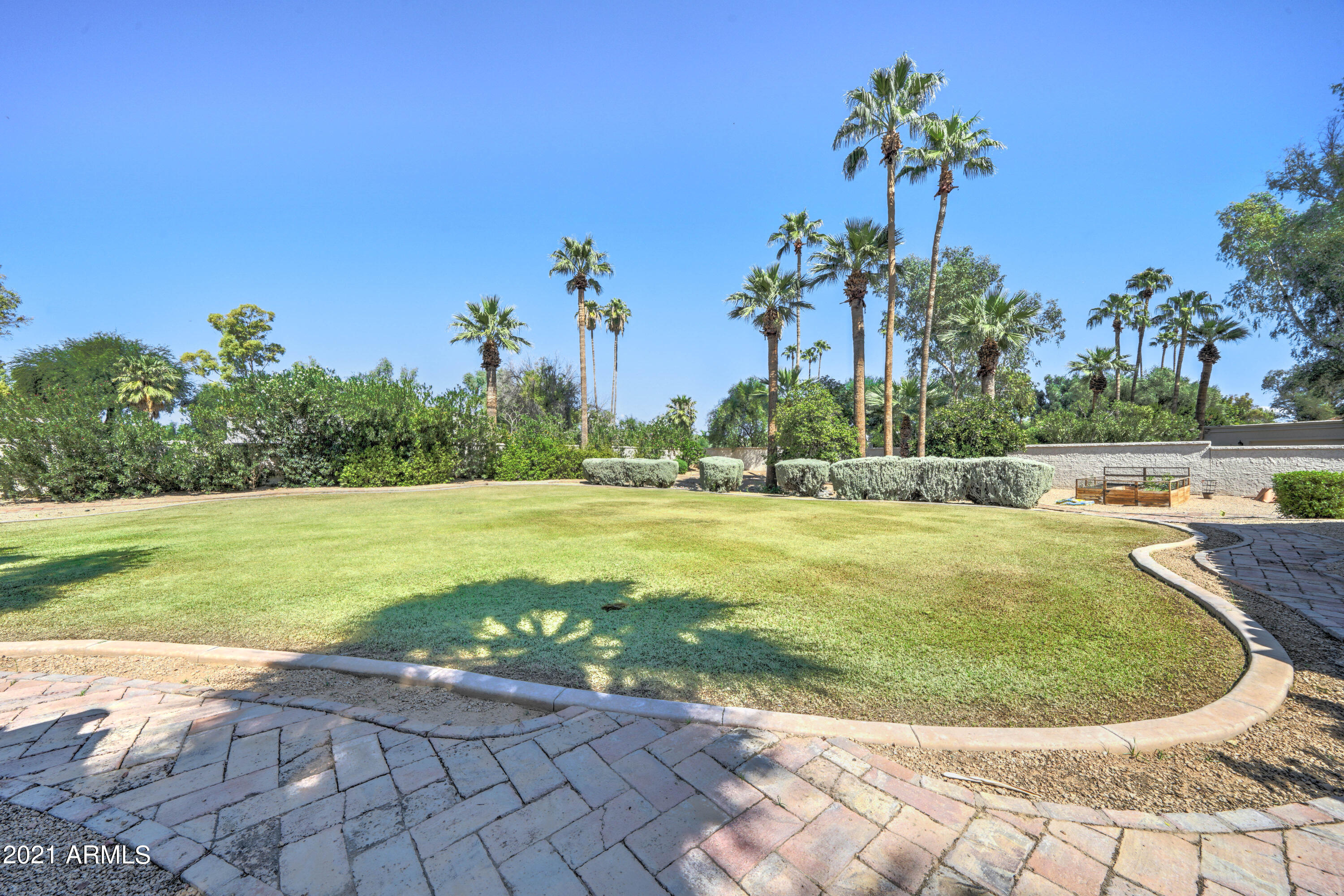 CAMELBACK COUNTRY CLUB ESTATES 5 LOTS 109 THROUGH-133 MCR 018228 - Residential
