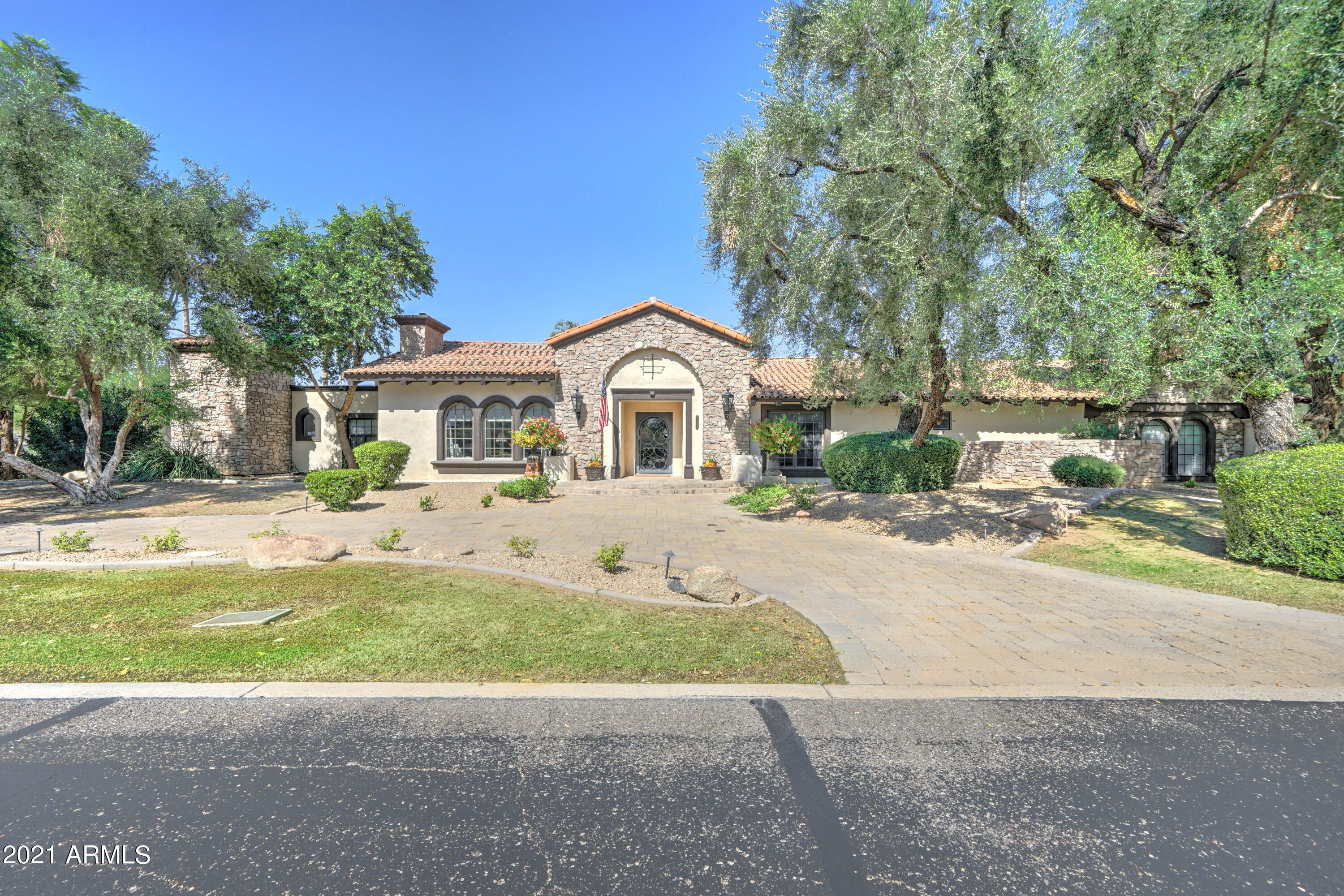 CAMELBACK COUNTRY CLUB ESTATES 5 LOTS 109 THROUGH-133 MCR 018228 - Residential