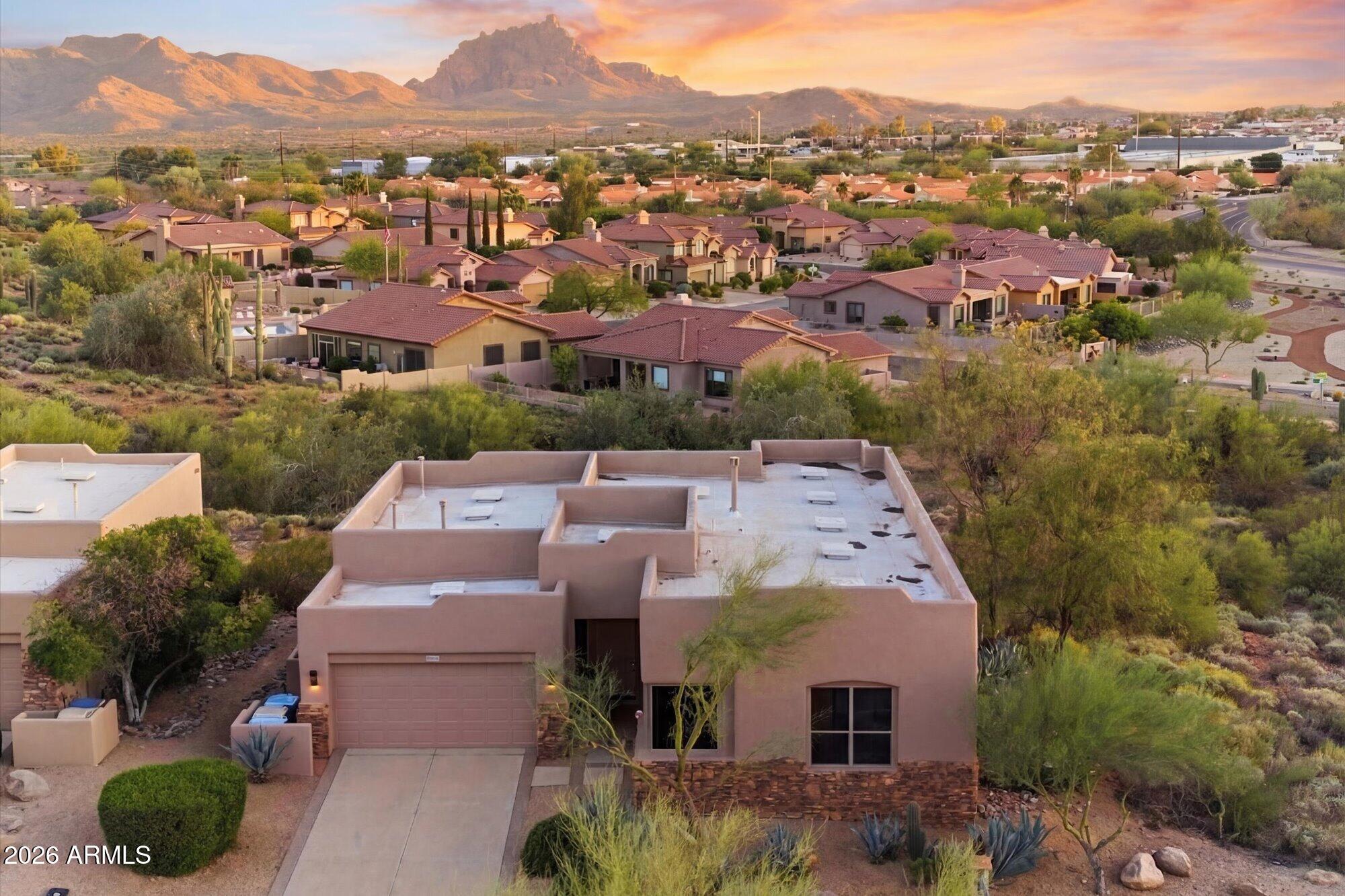 DIAMANTE DEL LAGO - Residential