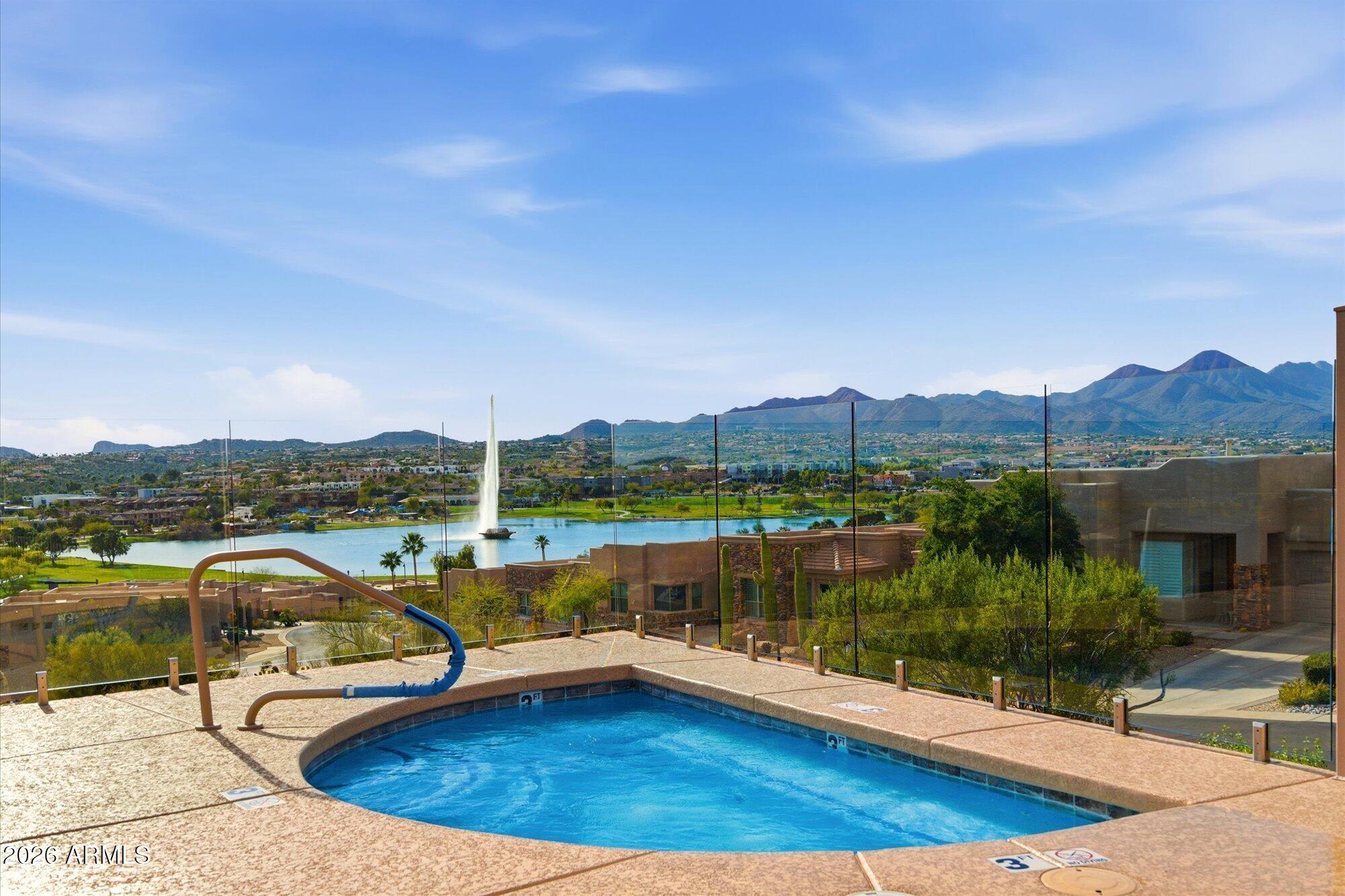 DIAMANTE DEL LAGO - Residential