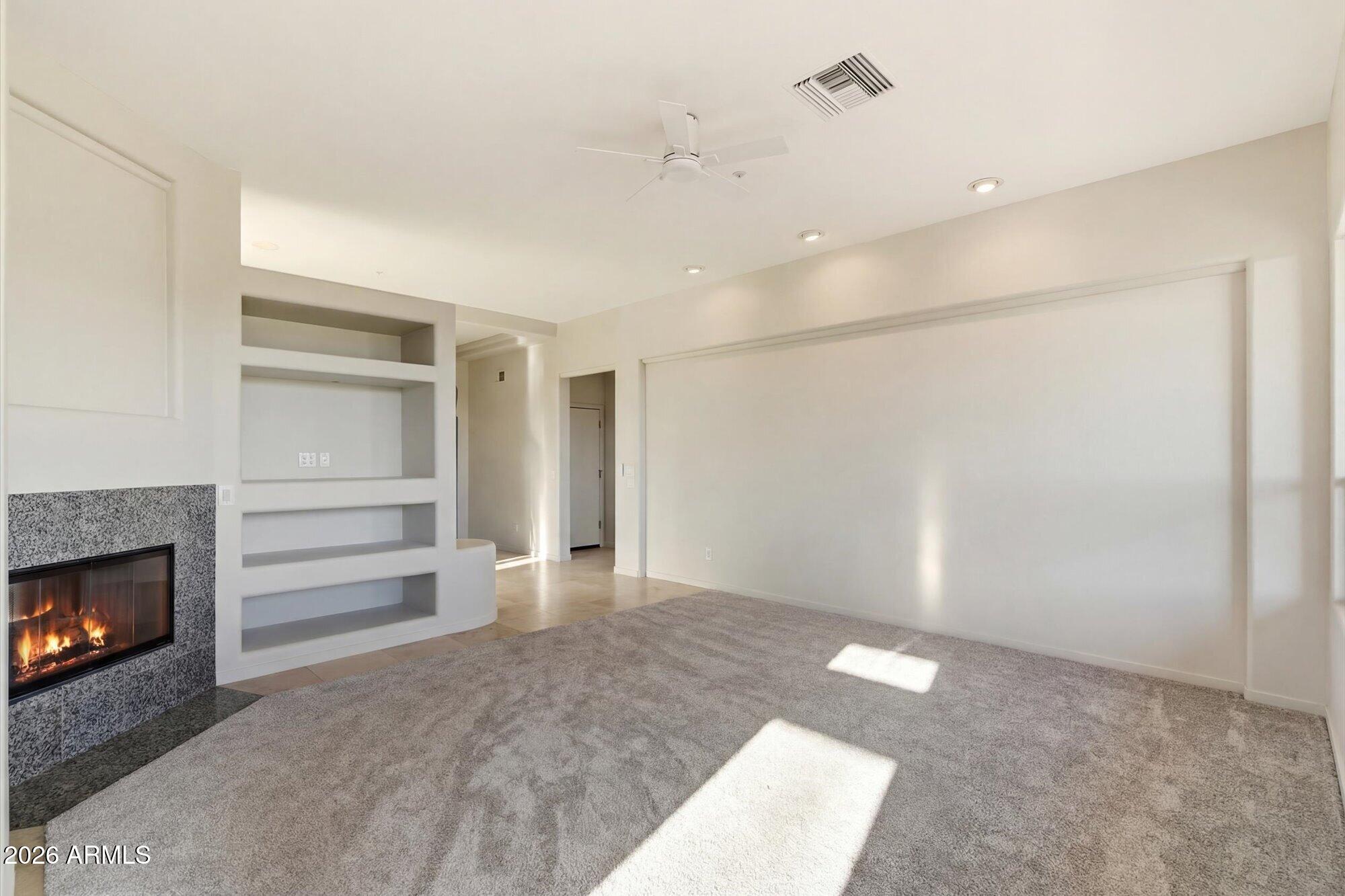 DIAMANTE DEL LAGO - Residential