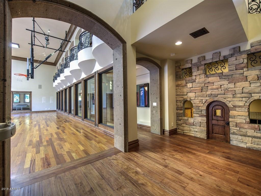 DIAMOND POINT AT LAS SENDAS MOUNTAIN - Residential