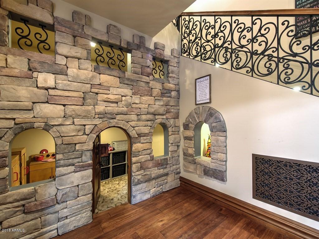 DIAMOND POINT AT LAS SENDAS MOUNTAIN - Residential