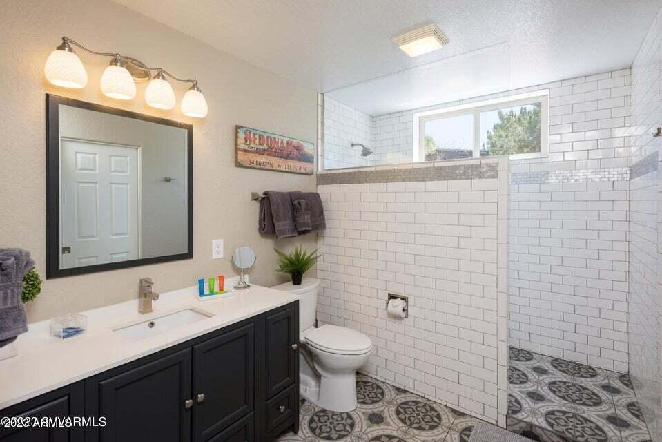 Las Lomas - Residential