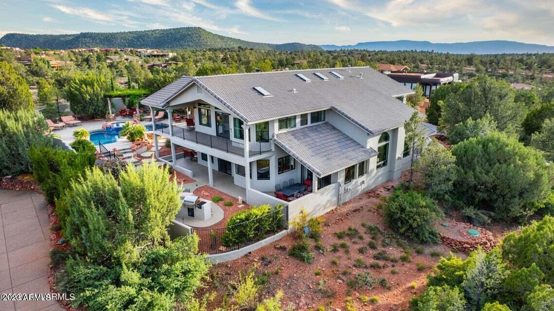 Las Lomas - Residential