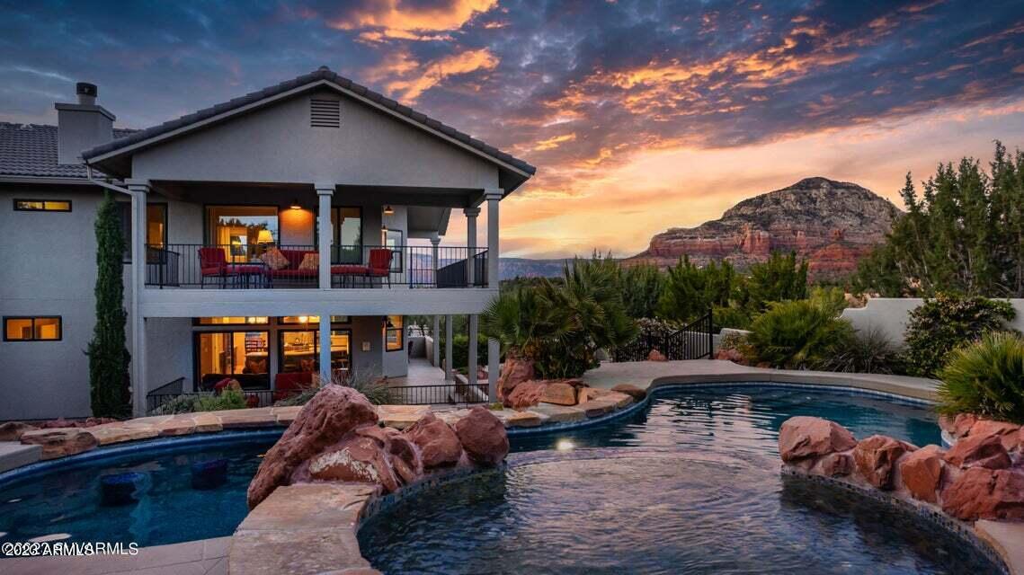 Las Lomas - Residential