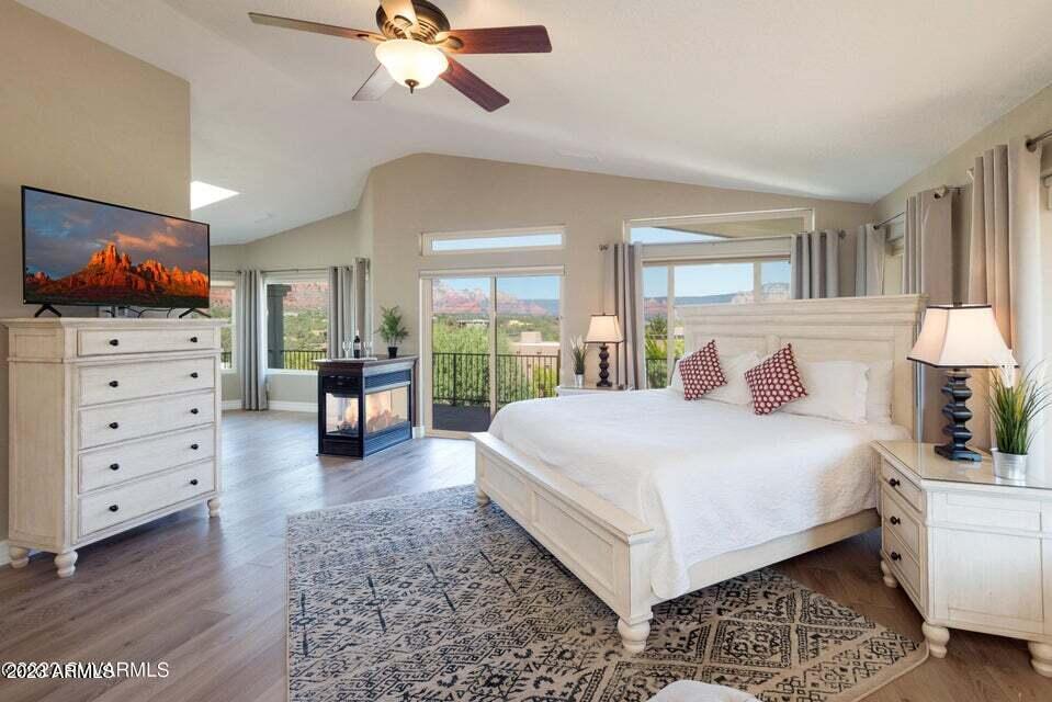 Las Lomas - Residential