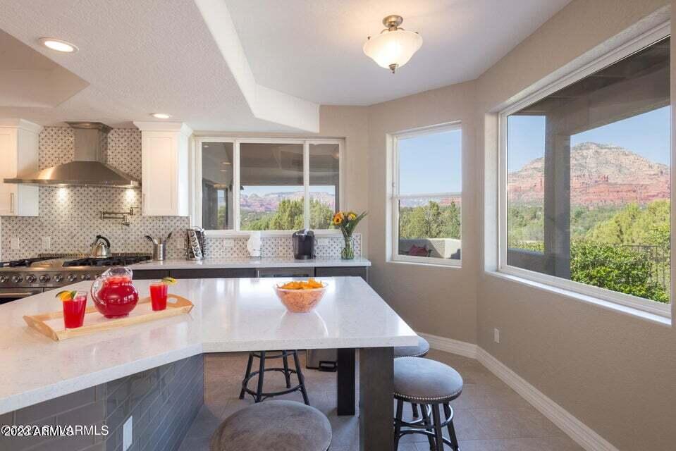 Las Lomas - Residential
