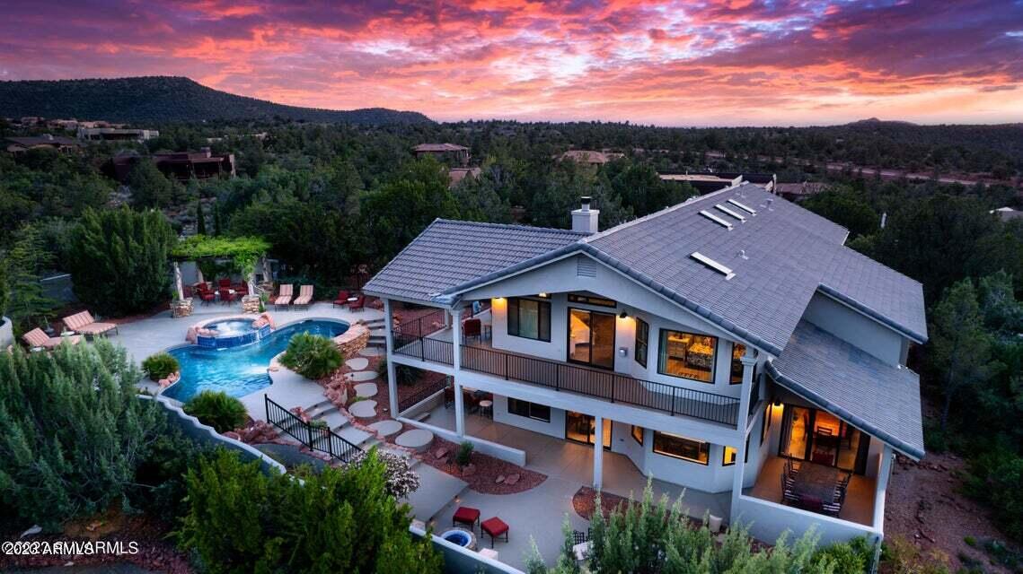 Las Lomas - Residential