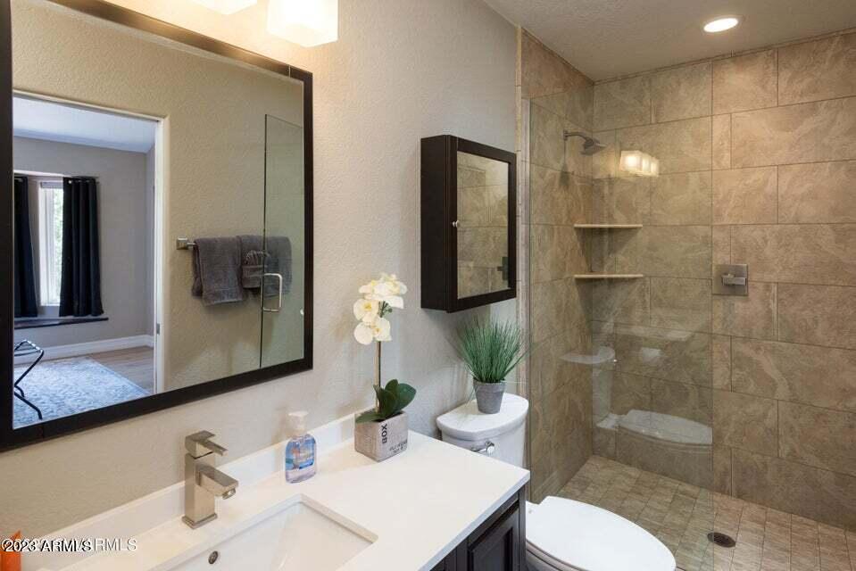 Las Lomas - Residential