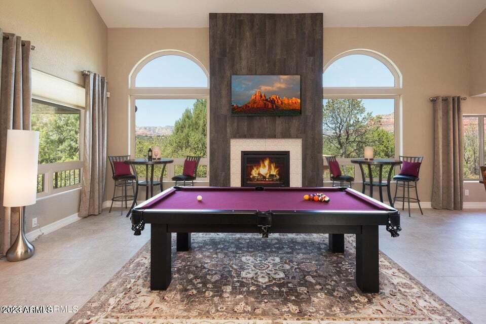 Las Lomas - Residential