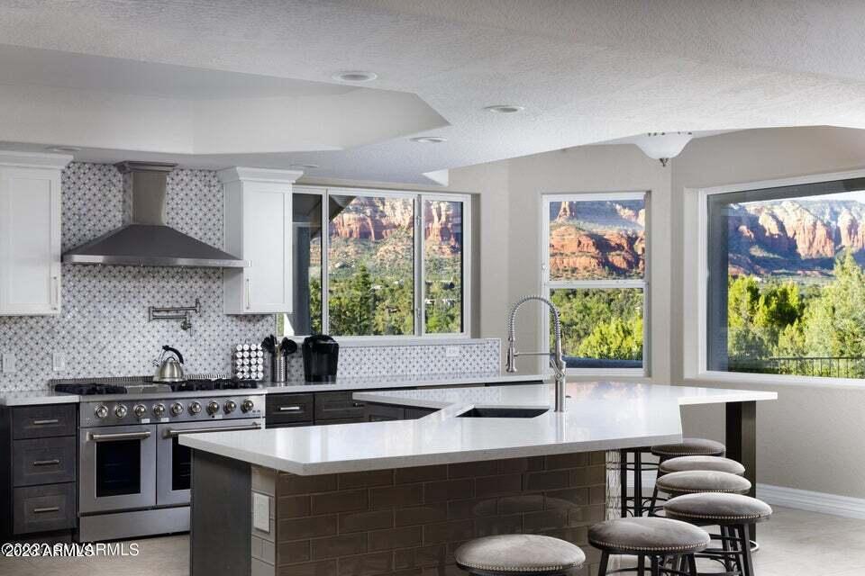Las Lomas - Residential