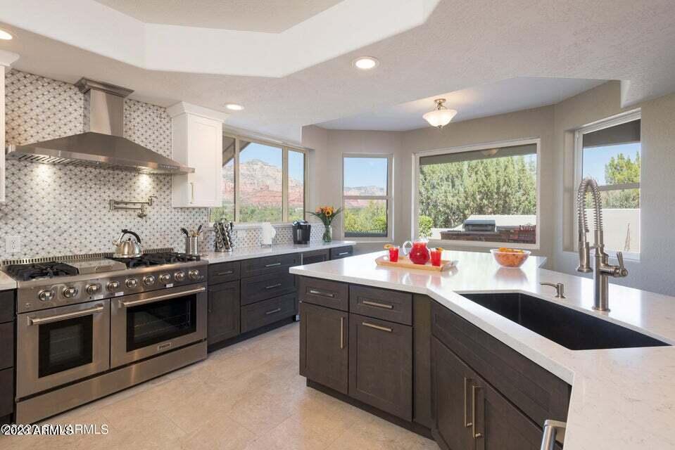 Las Lomas - Residential