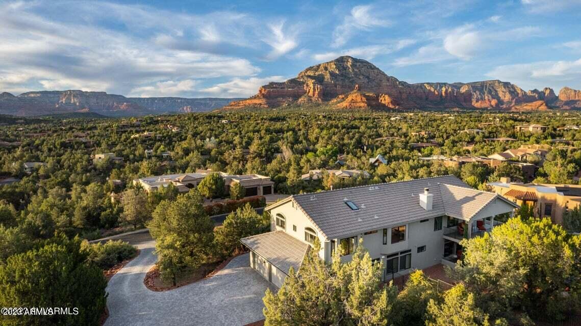 Las Lomas - Residential