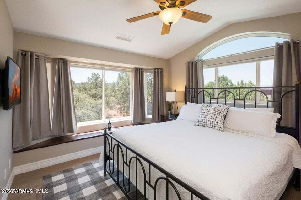 Las Lomas - Residential