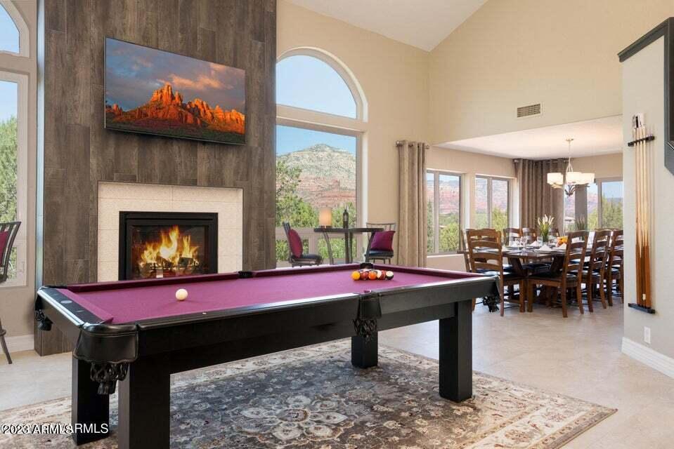 Las Lomas - Residential