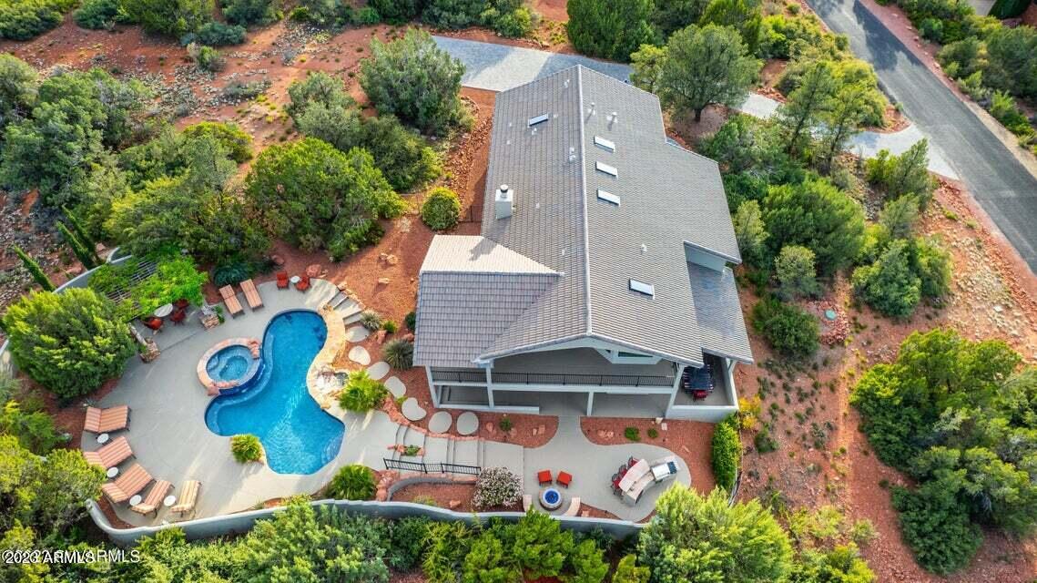 Las Lomas - Residential