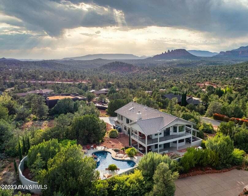 Las Lomas - Residential