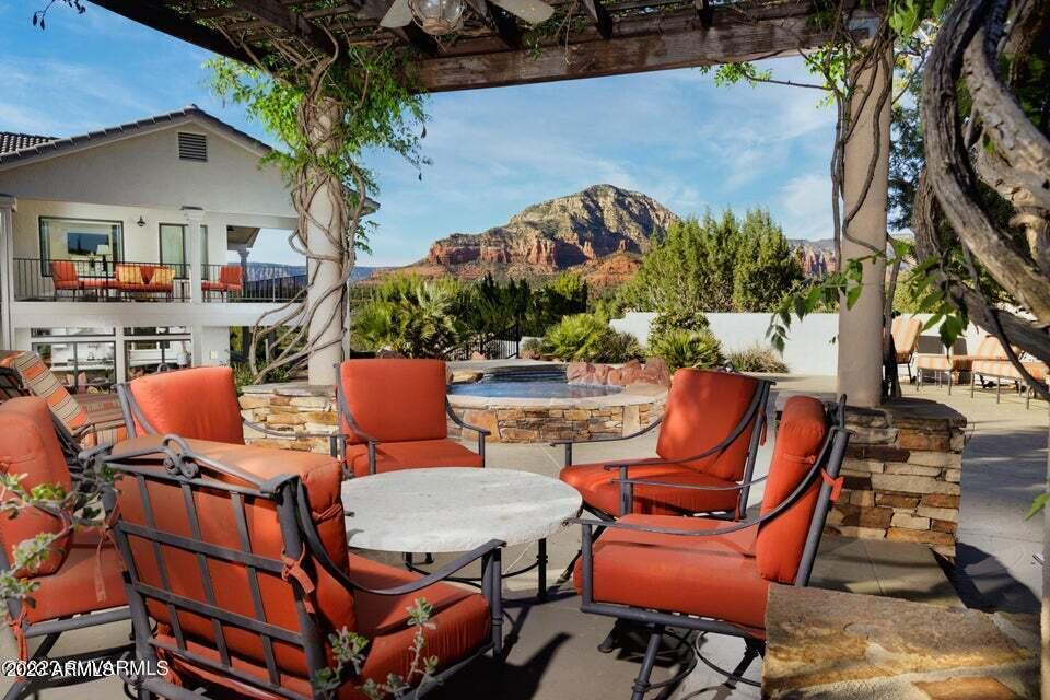 Las Lomas - Residential