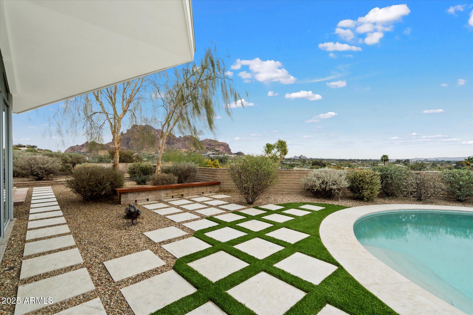 Camelback Foothills - Residential
